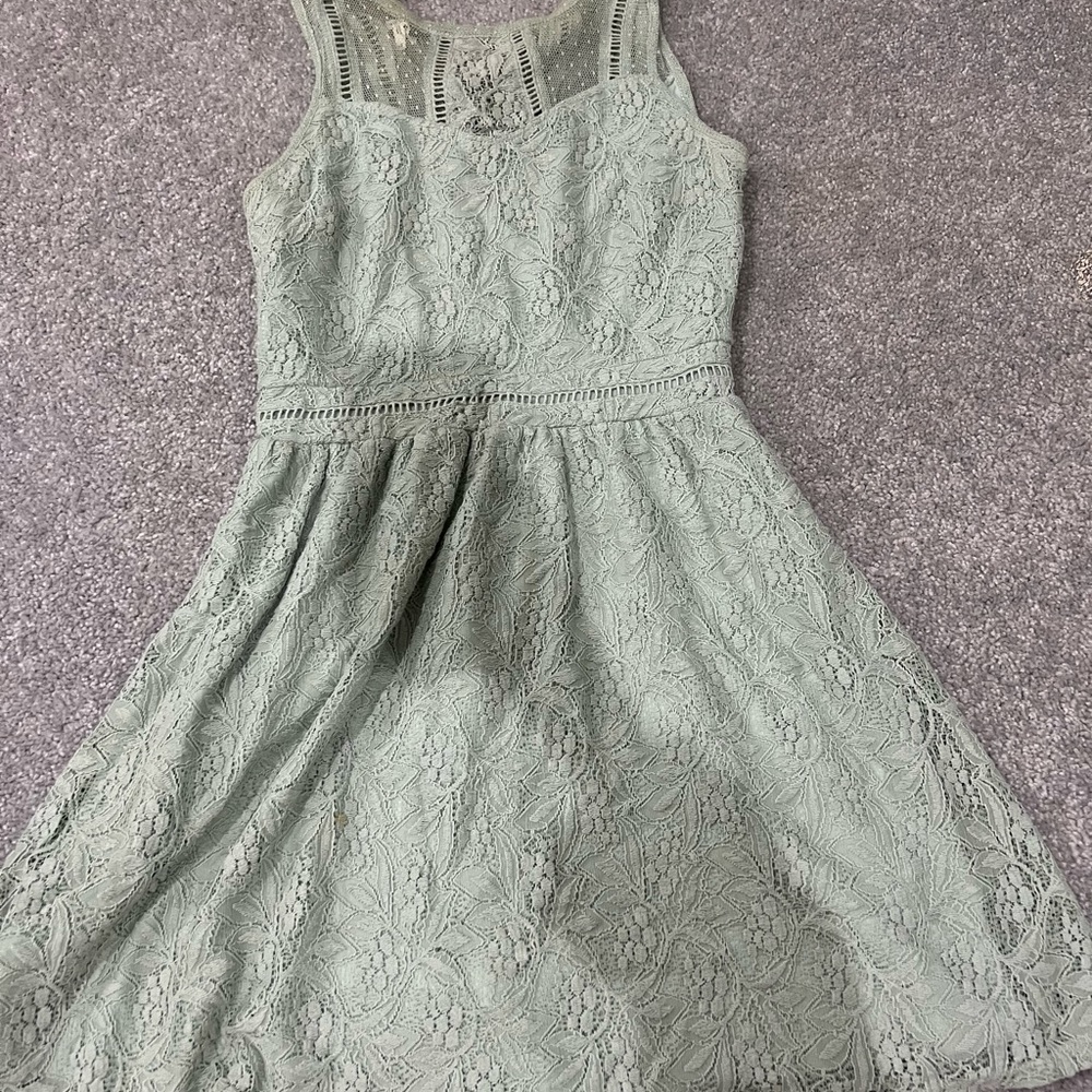 Maurice’s dress - Picture 2 of 2